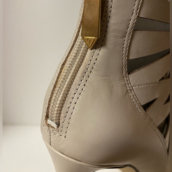 Guess Aela Gladiator High Heels Stiletto Cut Out Peep Toe Bootie Ivory Women 6.5 - Picture 11 of 12